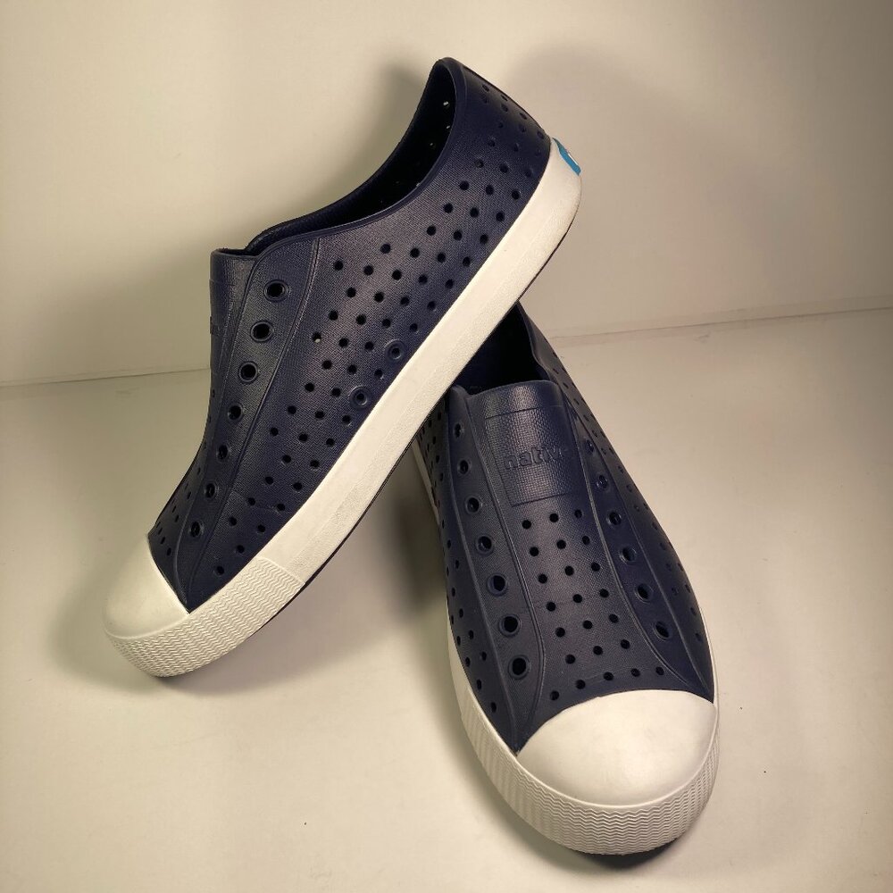 Native Jefferson Slip-On / Men's 9 /Women's 11 / Blue & White